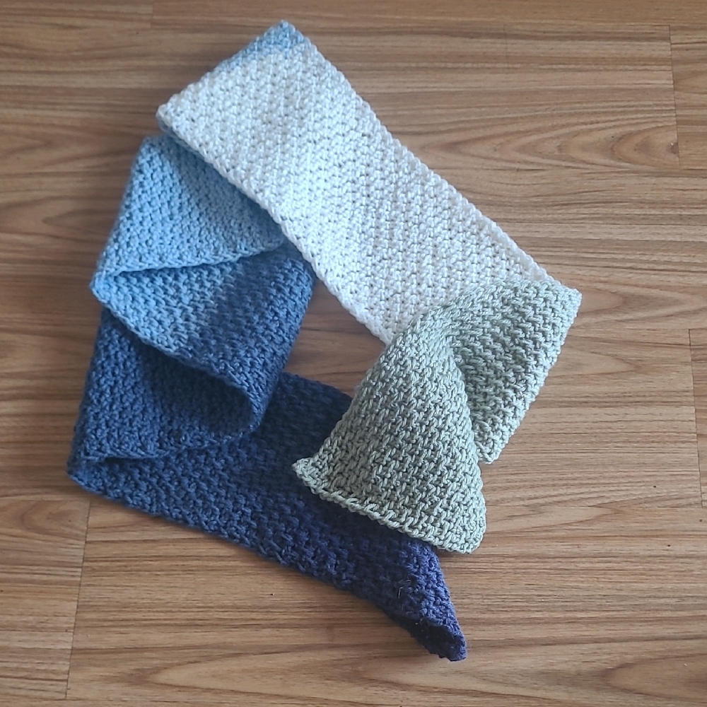 Elegant Multicolor Knit Scarf